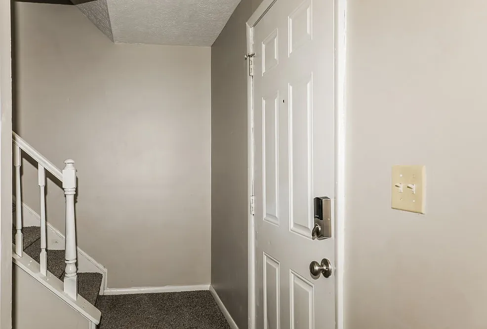 3 bed, 1.5 bath, 1274 sqft, $1,555 — Photo 4