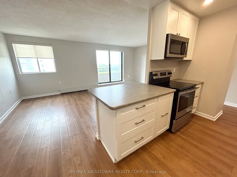 82 Millside Dr #1003 — Photo 8
