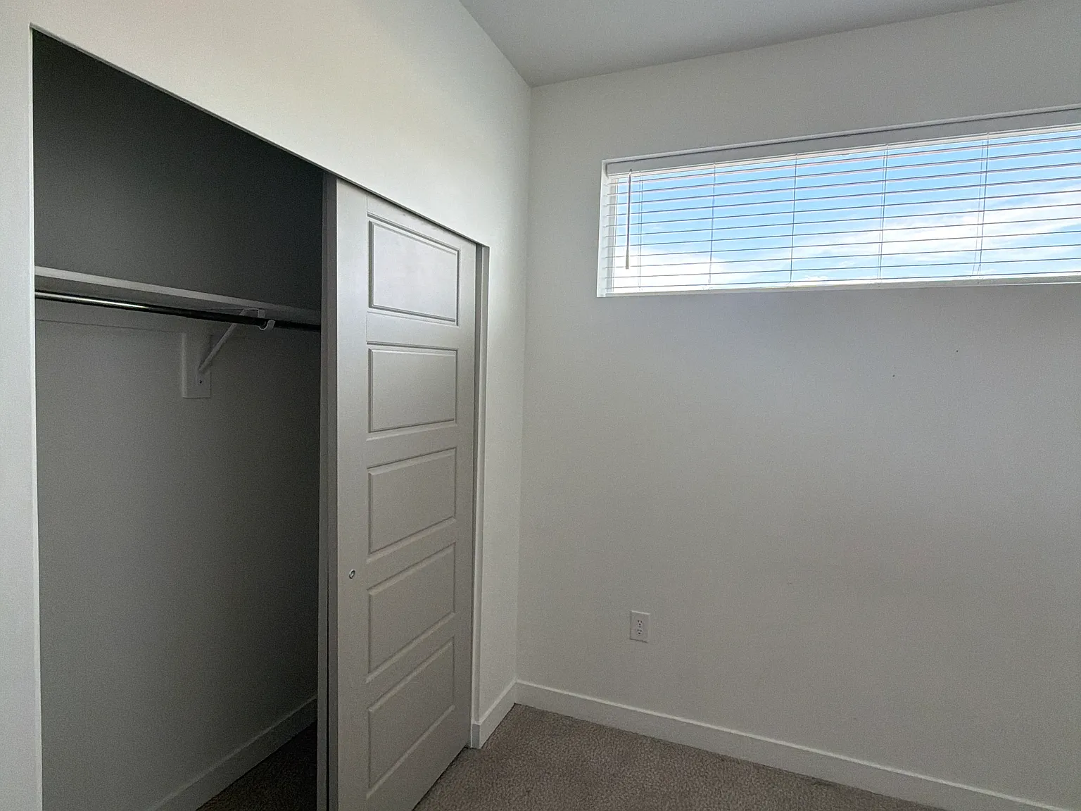 3 bed, 2.5 bath, 1700 sqft, $900 — Photo 4