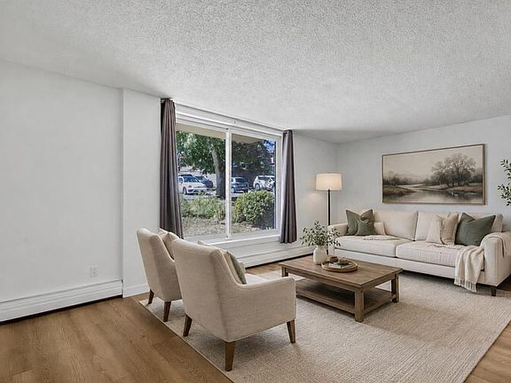 2nd image of 315 W Heritage Dr SE #319