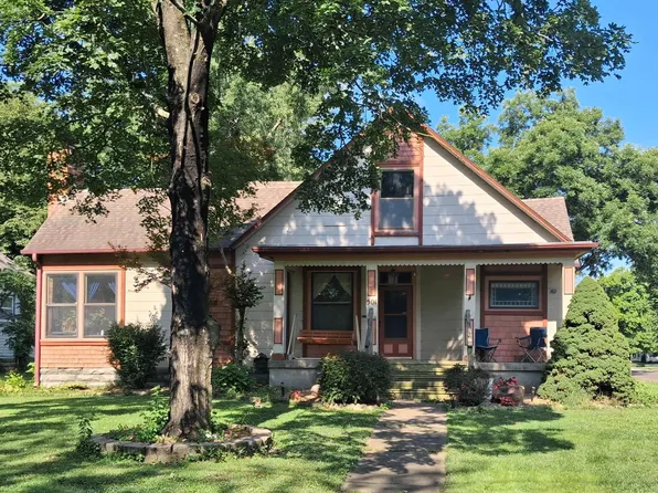 501 S 3rd St, Clinton, MO 64735