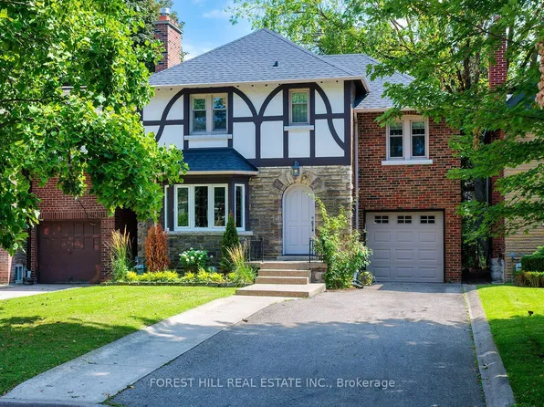 17 Fairleigh Cres, Toronto, ON M6C 3R7