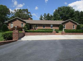 222 Golf Course Ln, McMinnville, TN 37110