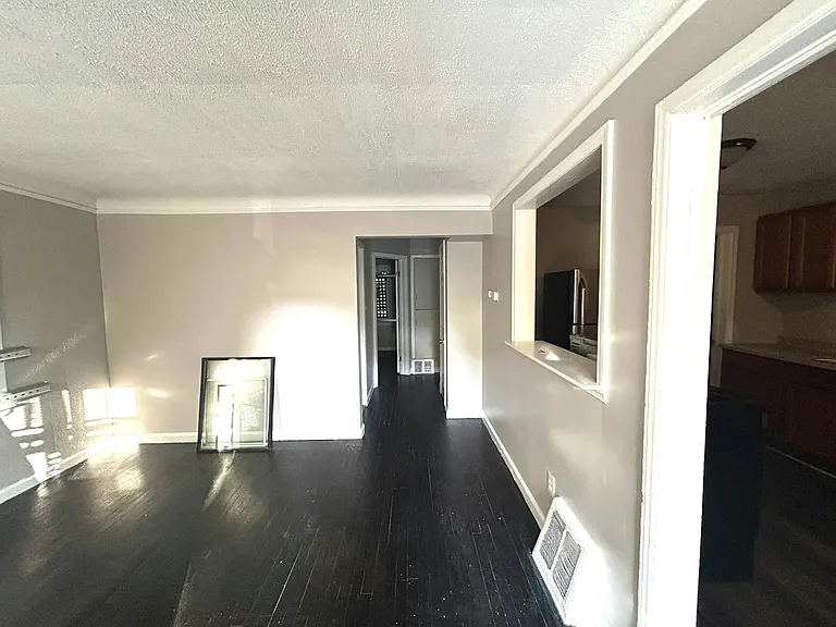 16544 Saint Marys St — Photo 7
