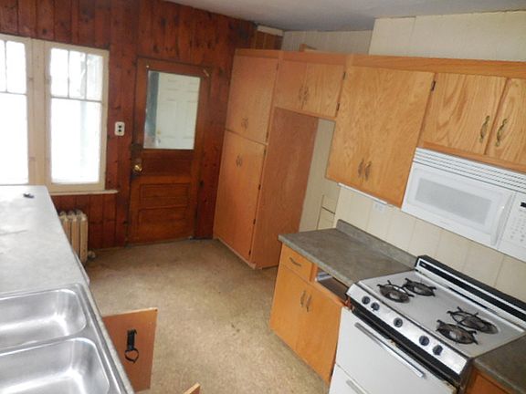 4th image of 1605 S 8th Ave