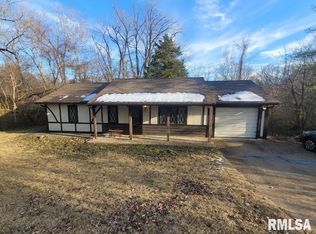 12 Edgewood Ln, Belleville, IL