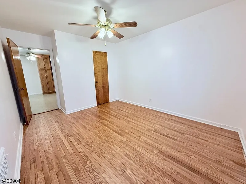 Building Photo - 48 Broughton Ave #1
