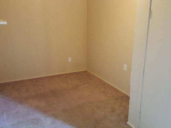 3rd image of 565 SE 11th Ave