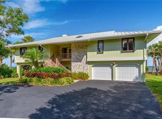 6 Perriwinkle Cres, Sewalls Point, FL 34996