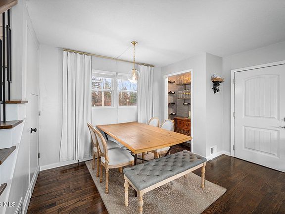 5th image of 5131 Bainbridge Rd