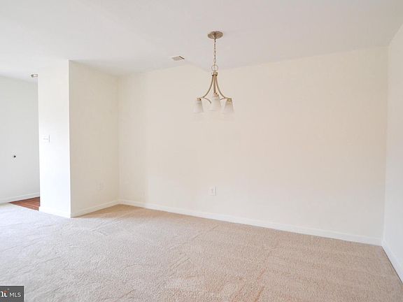 5th image of 421 S Sharp St #R11