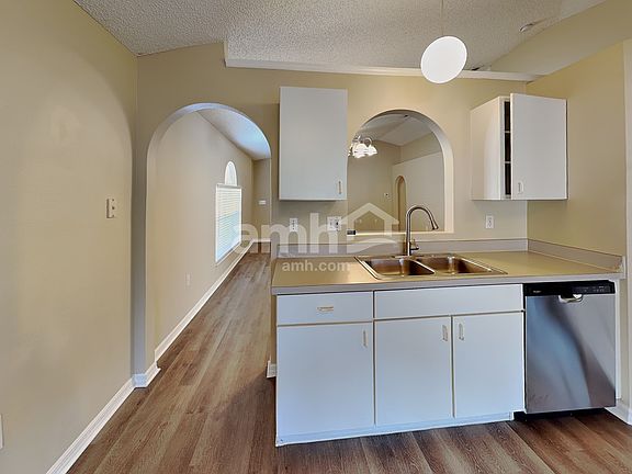 3rd image of 2724 Maderia Cir