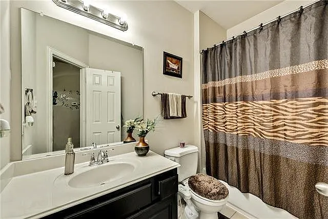 4651 Penelope Ln — Photo 16