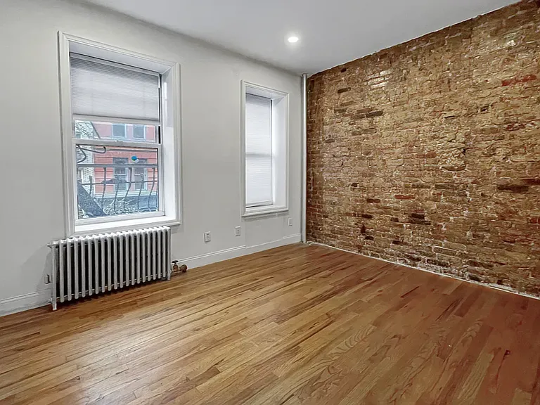 139 E 13th St #5A — Photo 4