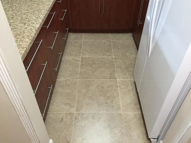 MODERN KITCHEN (c)