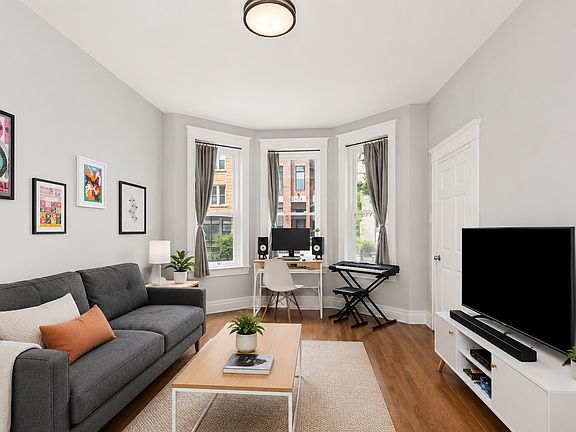4th image of 841 N Damen Ave APT 1F