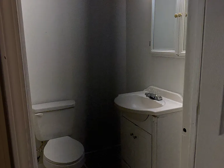 1832 S Glenn Ave — Photo 4