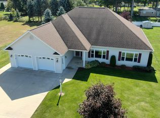530 Berkshire Ln, Gaylord, MI 49735