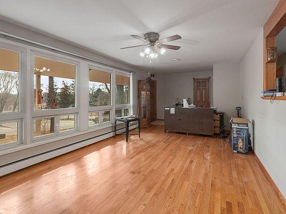 3rd image of 1301 Adams St