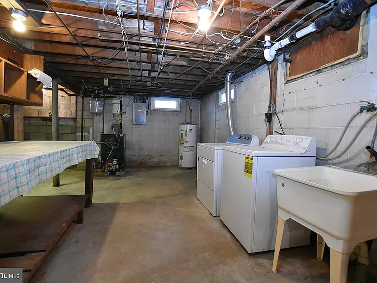 53 Odaniel Ave — Photo 26