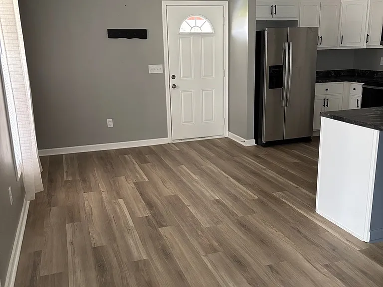 332 W Edmunds St — Photo 2