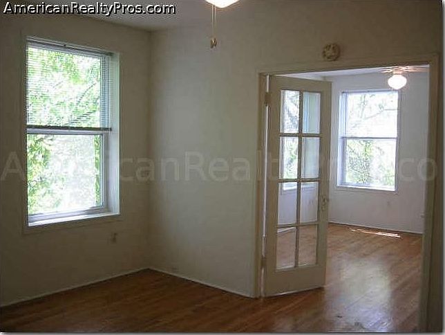 1st image of 5528 N Kenmore Ave APT 204