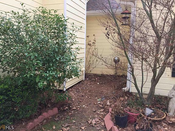 3rd image of 180 Steeplechase Dr