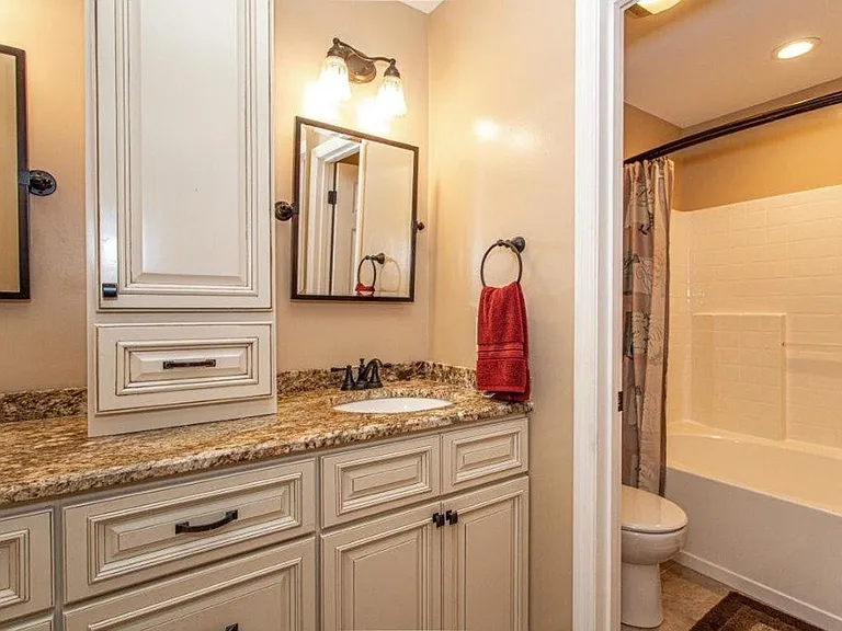 10714 Prince Albert Way — Photo 13
