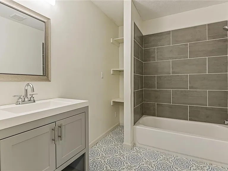 937 Lawton St SW — Photo 17