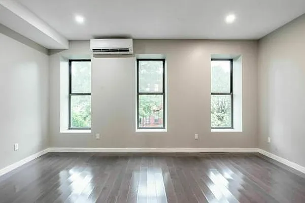 Rented by The Privelege Group | media 2