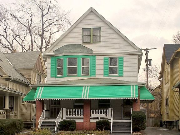 2nd image of 1147 Parkwood Dr