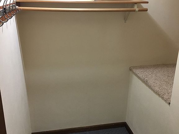 4th image of 3837 Cliffside Dr