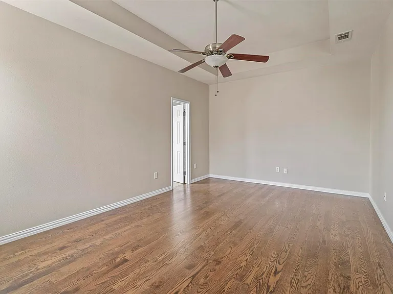 1110 Carrington Ct — Photo 17