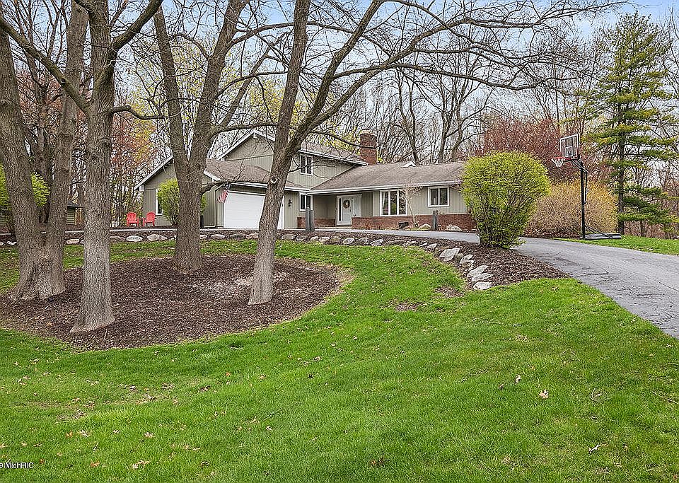 1st image of 6695 Gleneagles Dr SE