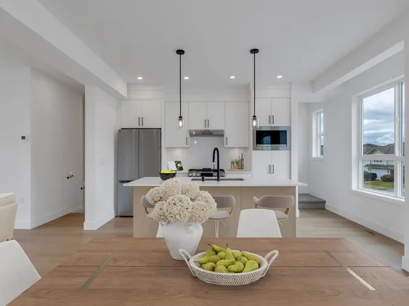 30501 Robin Dr #20, Abbotsford, BC V2T 5S1