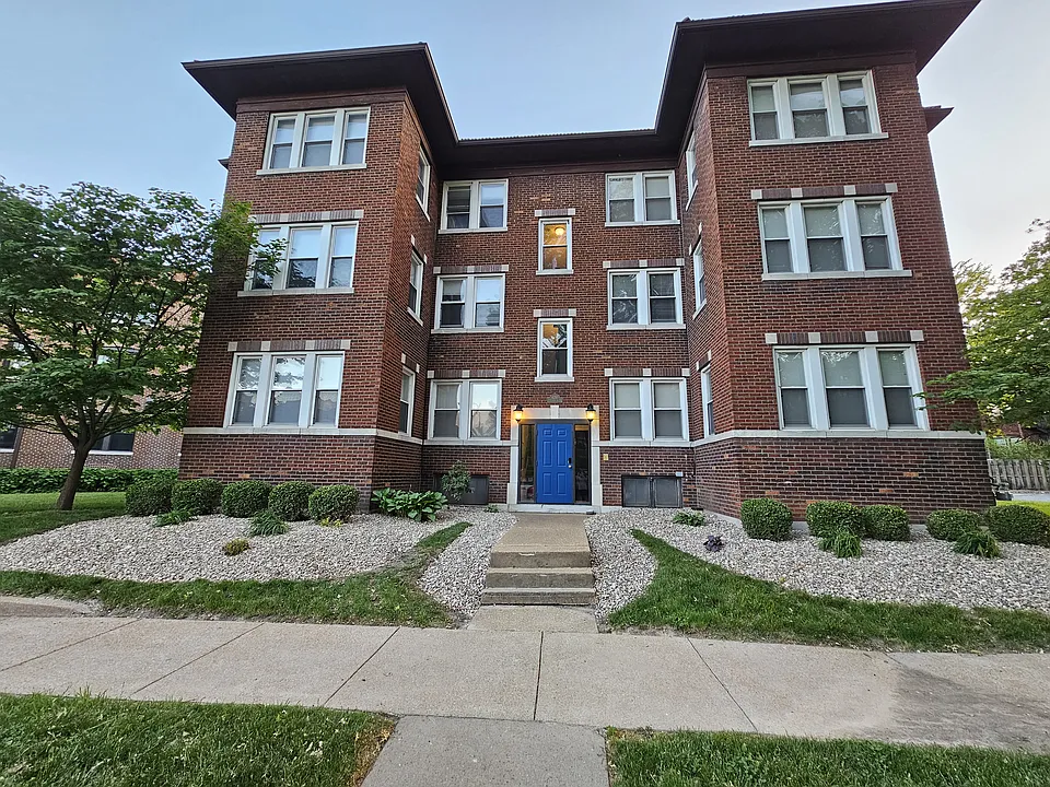6250 Clemens Ave #1W