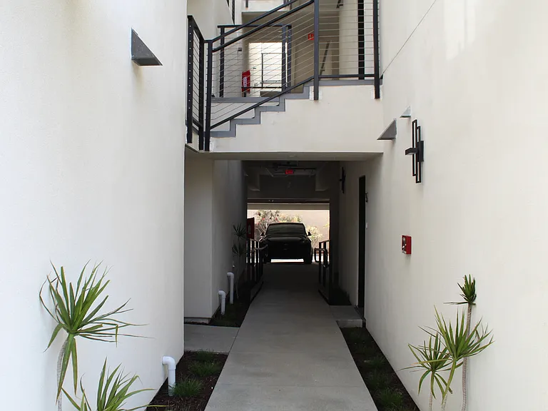 5727 Lauretta St #12 — Photo 14