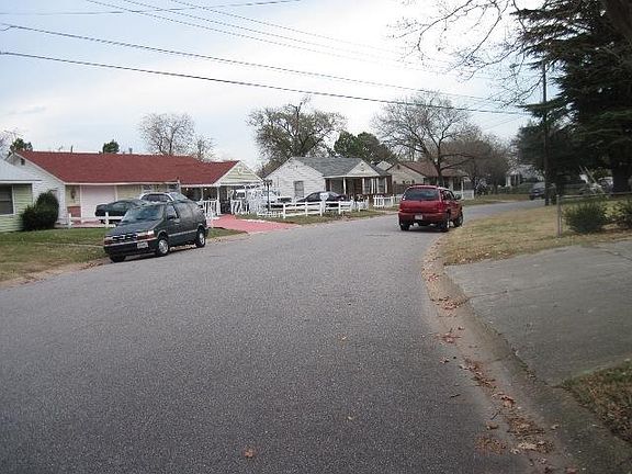 3rd image of 841 Lasser Dr