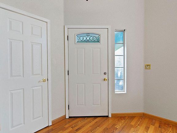 4th image of 3441 Birchdale Way