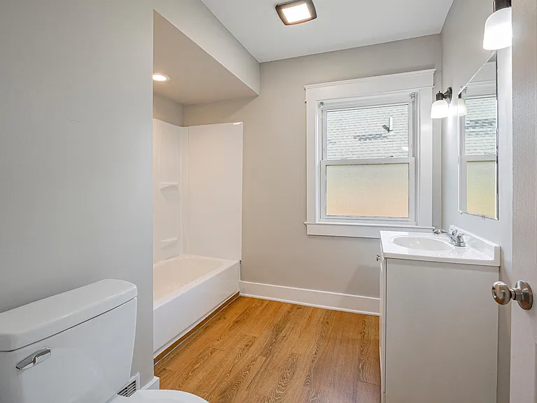 486 Sumatra Ave — Photo 24