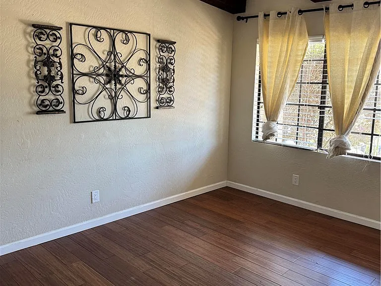 1338 Joy Rd — Photo 10