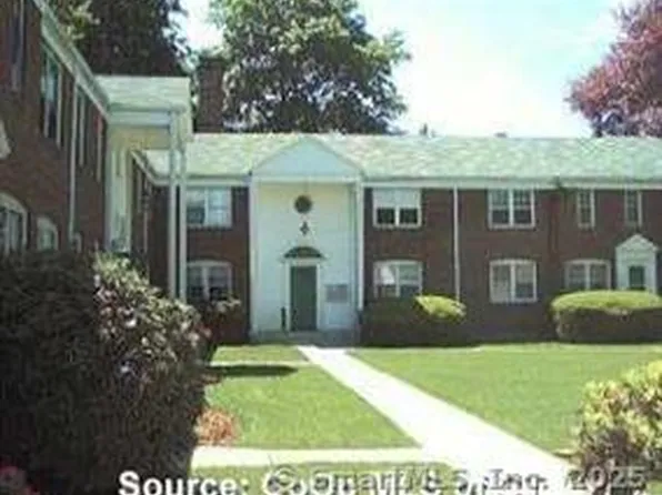 52 Robin Road APT B1, West Hartford, CT 06119