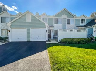 324 Bunker Hill Cir, Aurora, IL 60504