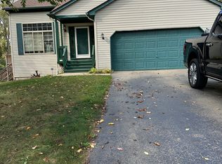 1864 Chesapeake Ct, Oxford, MI 48371