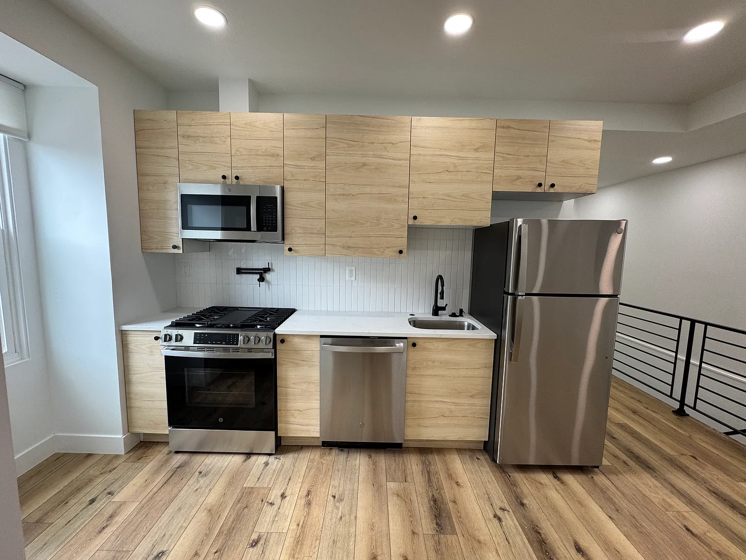 4 bed, $5,200 — Photo 3