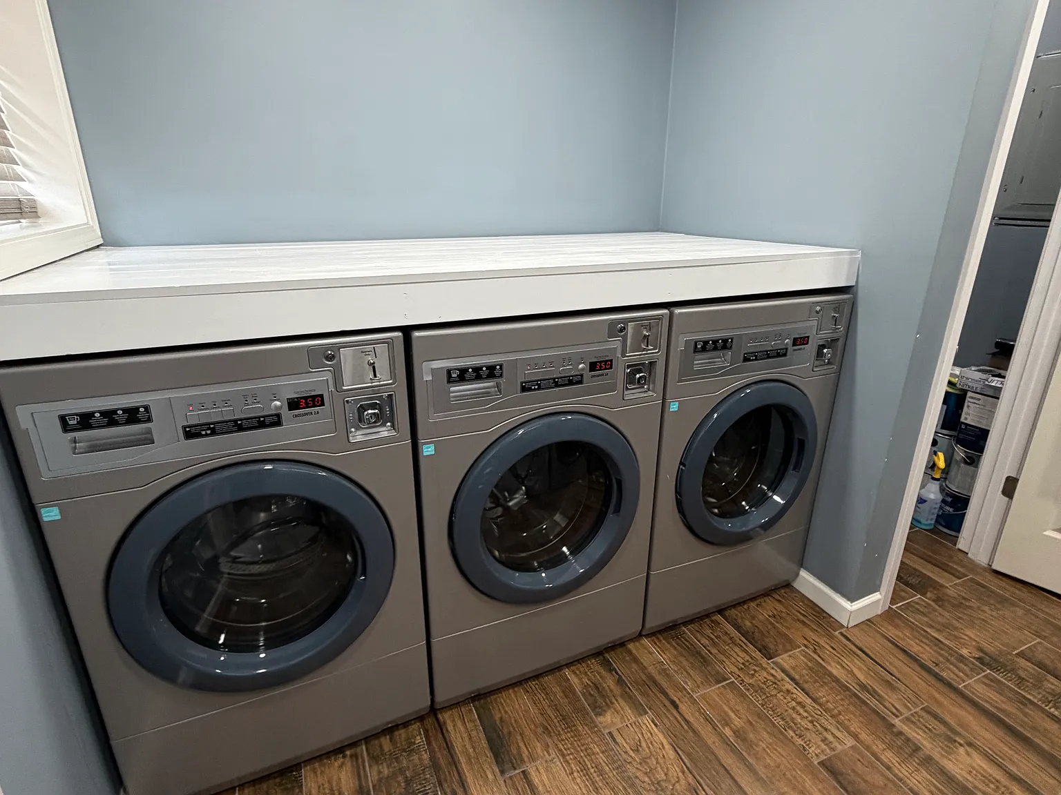 2712 W Walnut St — Photo 4