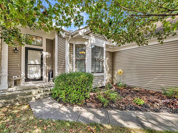 3rd image of 2961 Stone Mountain Dr