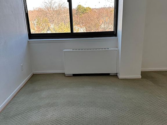 5th image of 600 Roosevelt Blvd APT 410