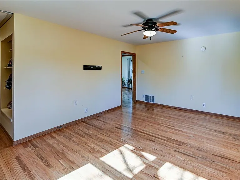 2961 Union St — Photo 14