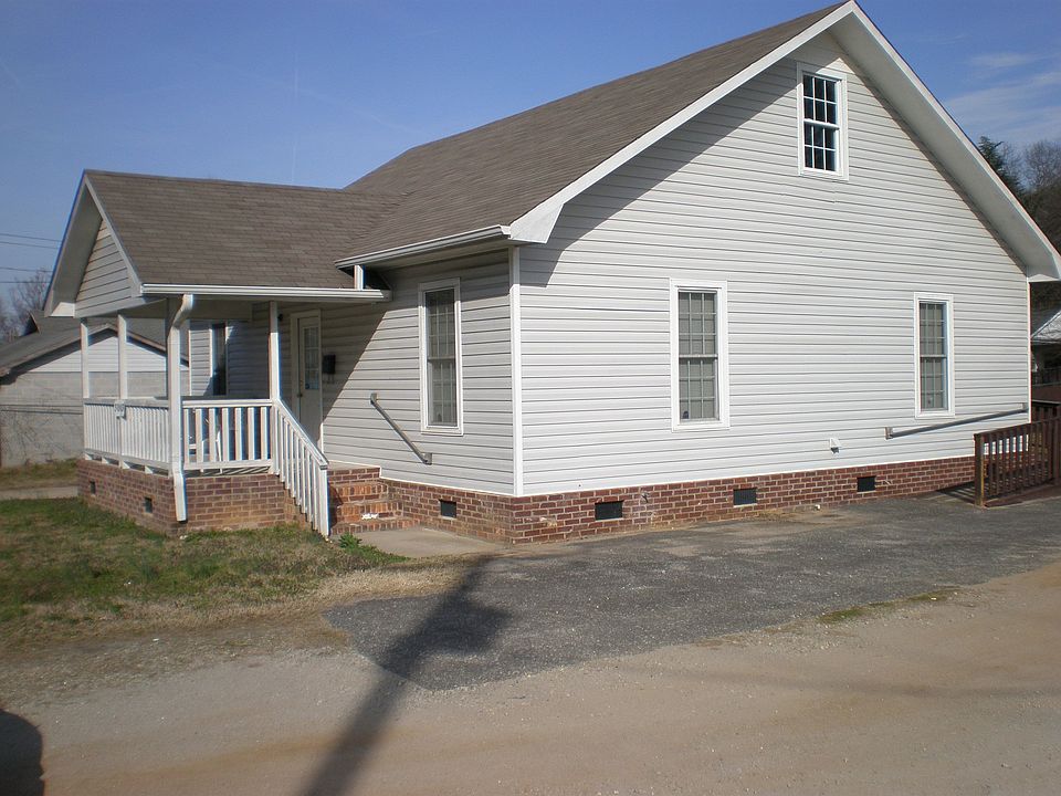 2nd image of 3003 S Church Street Ext